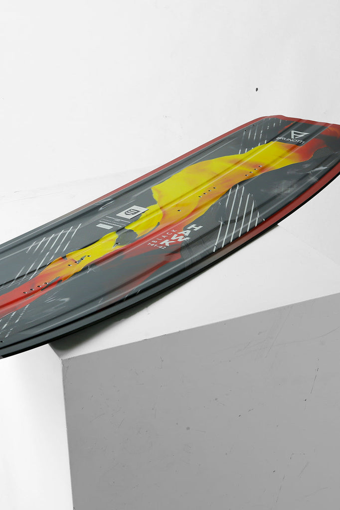 Brunotti Blackhawk+G10Fins Uni Kiteboard - Guincho Wind Factory