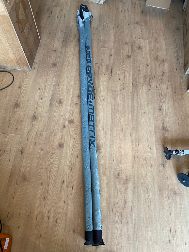 Used Neilpryde Mast X6 Waves RDM 50% Carbon 4.30m - Guincho Wind Factory